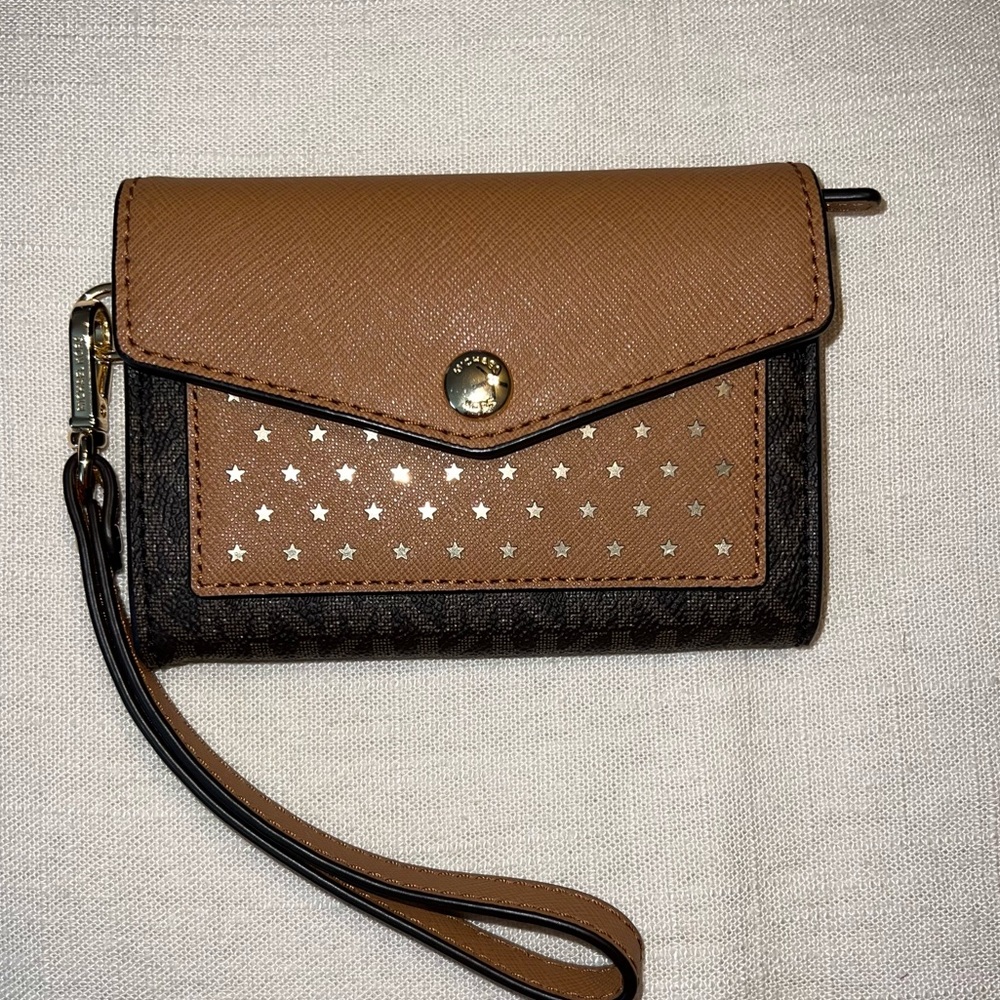 Like New Michael Kors Small Star Wallet